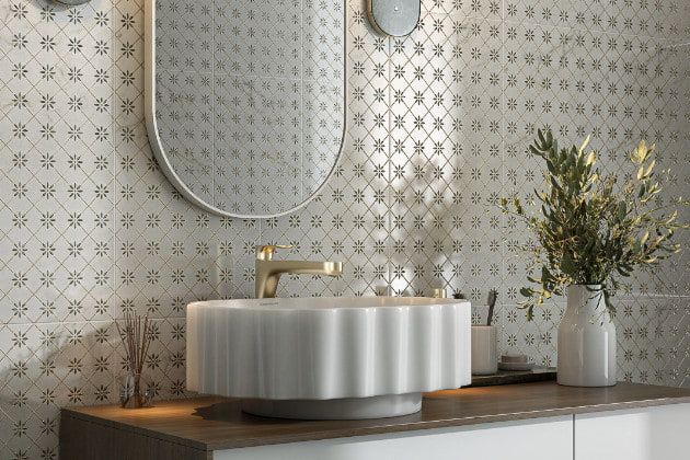 Плитка в ванную: модные тенденции и советы дизайнеров